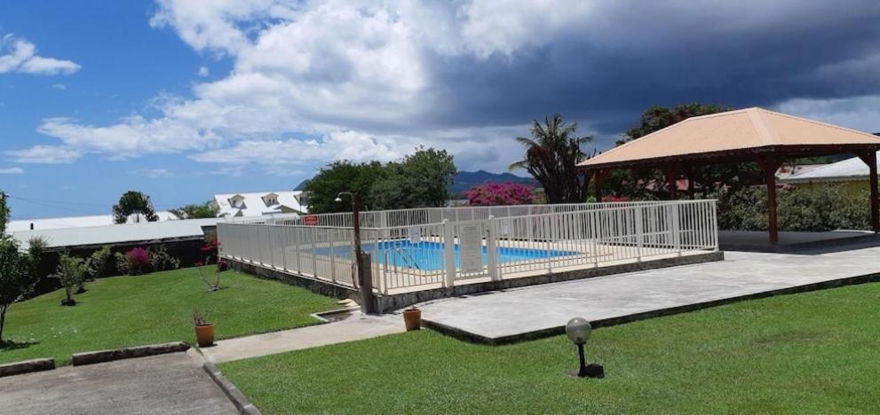Ti'Bakoua A Sainte-Luce Plage Et Piscine Exterior photo